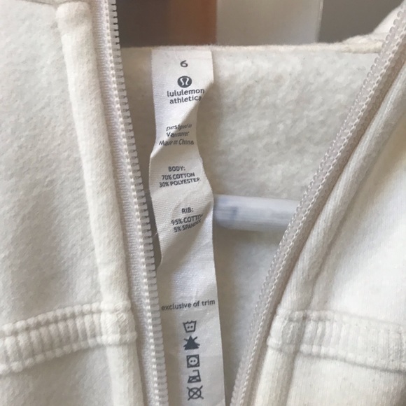 Women’s size 6 Lululemon Hoodie - Picture 4 of 4
